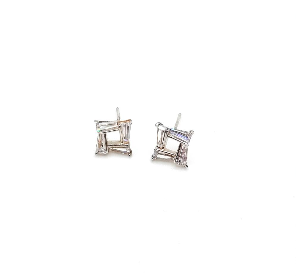 Geometric Stud Earrings - MINU Jewels